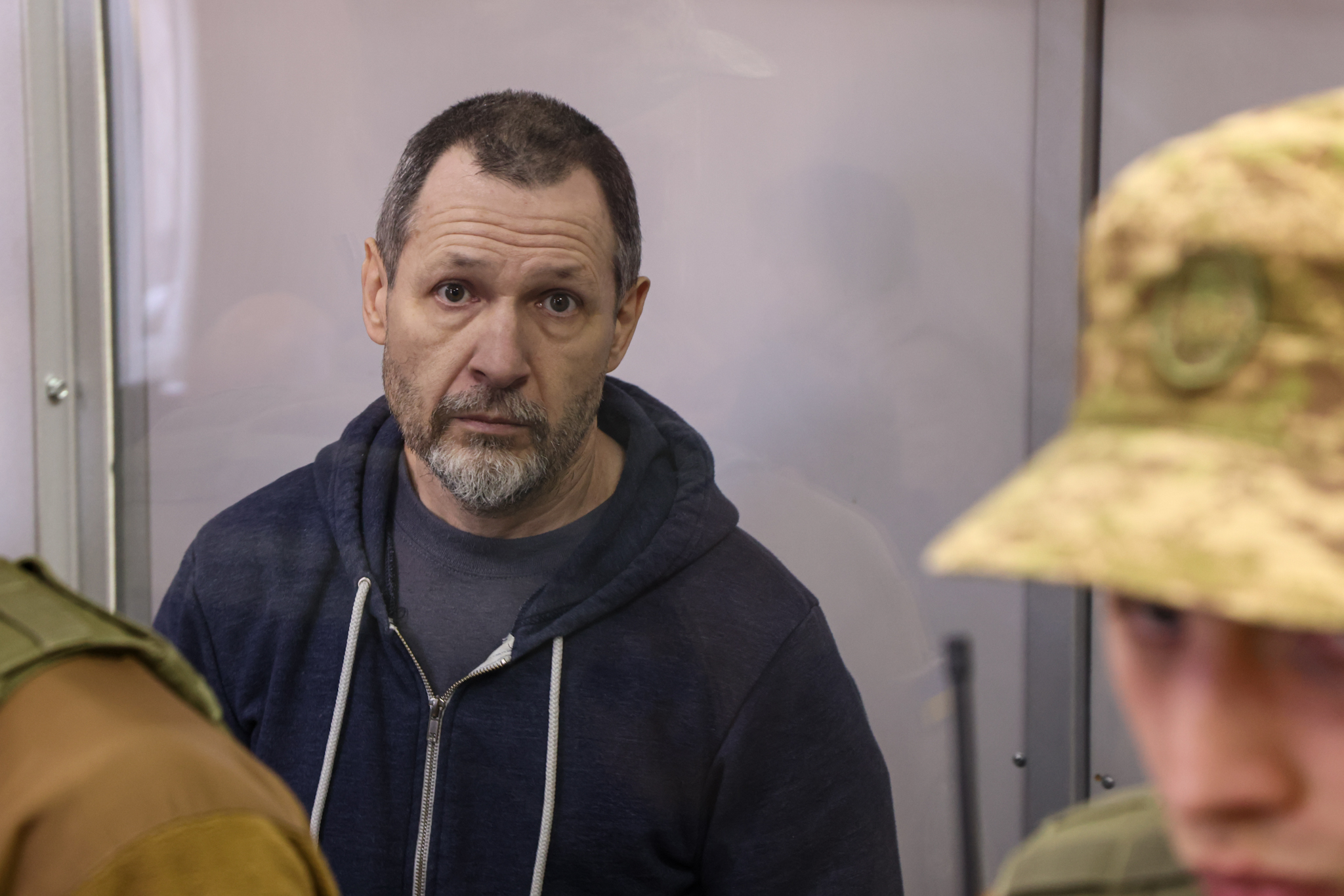 «Ці руки можуть вбити, але позаритися на гроші двох жінок — ніколи»: суд арештував 5 млн гривень, які може отримати обвинувачений у вбивстві Парубія після загибелі сина